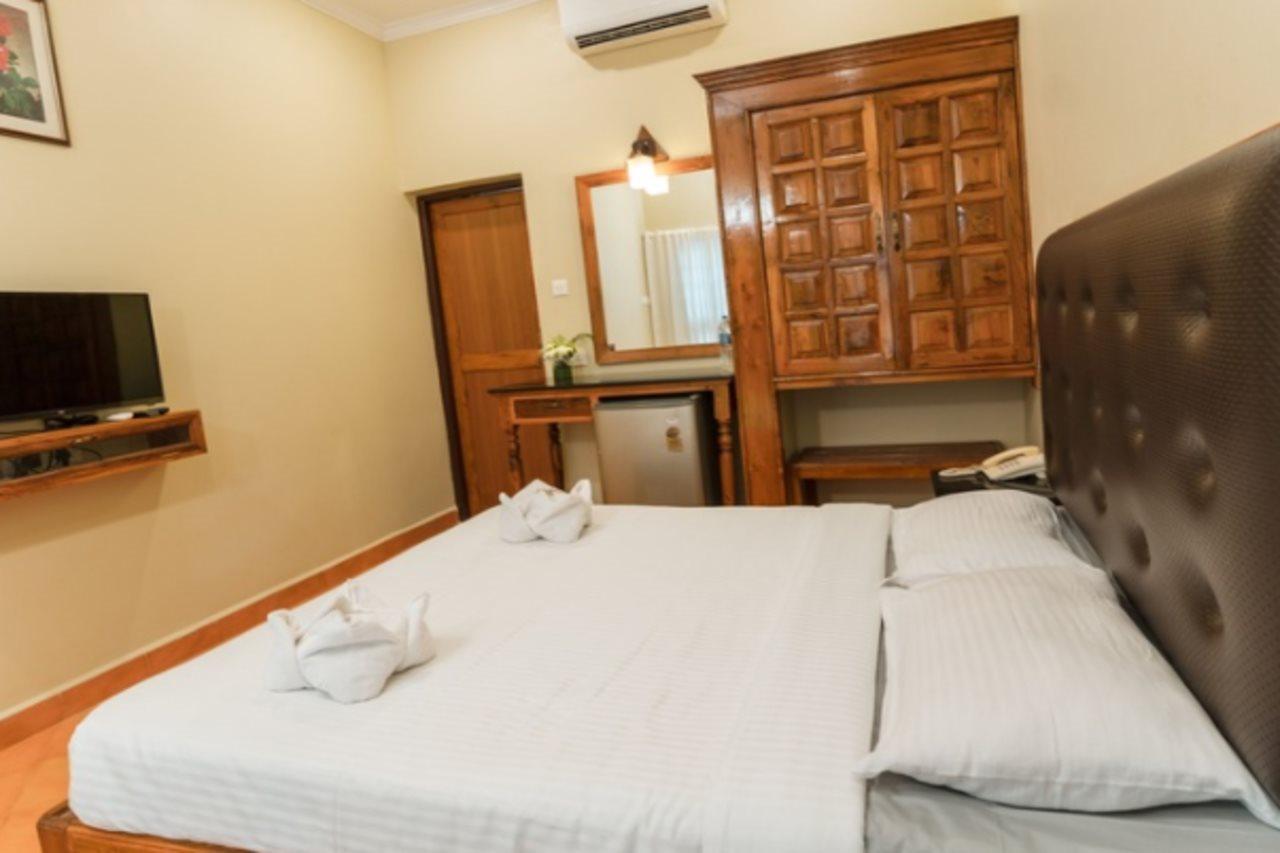 Leoney Resort Goa Vagator Exterior photo